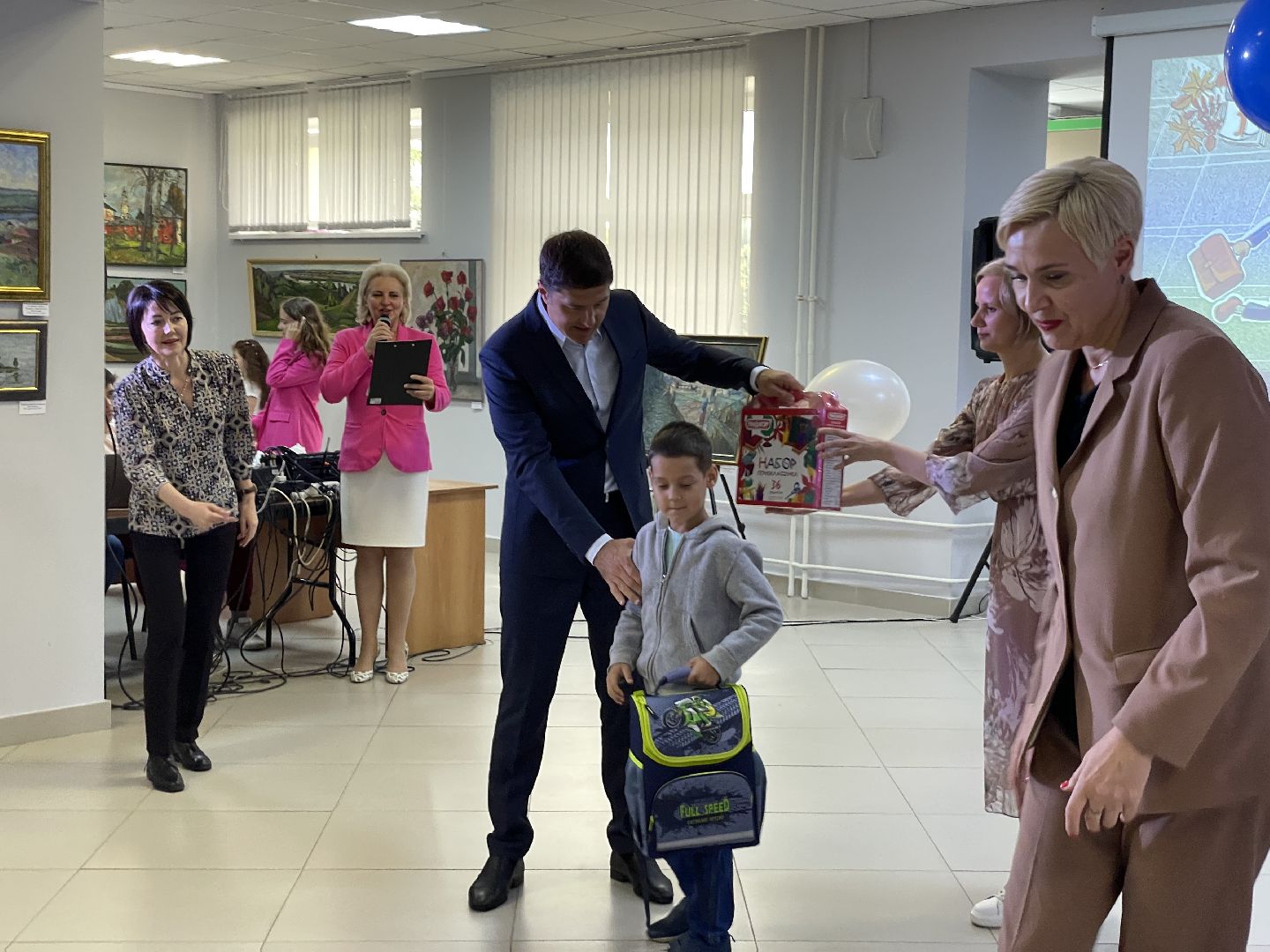 Люберцы, праздник, подарки, школьники