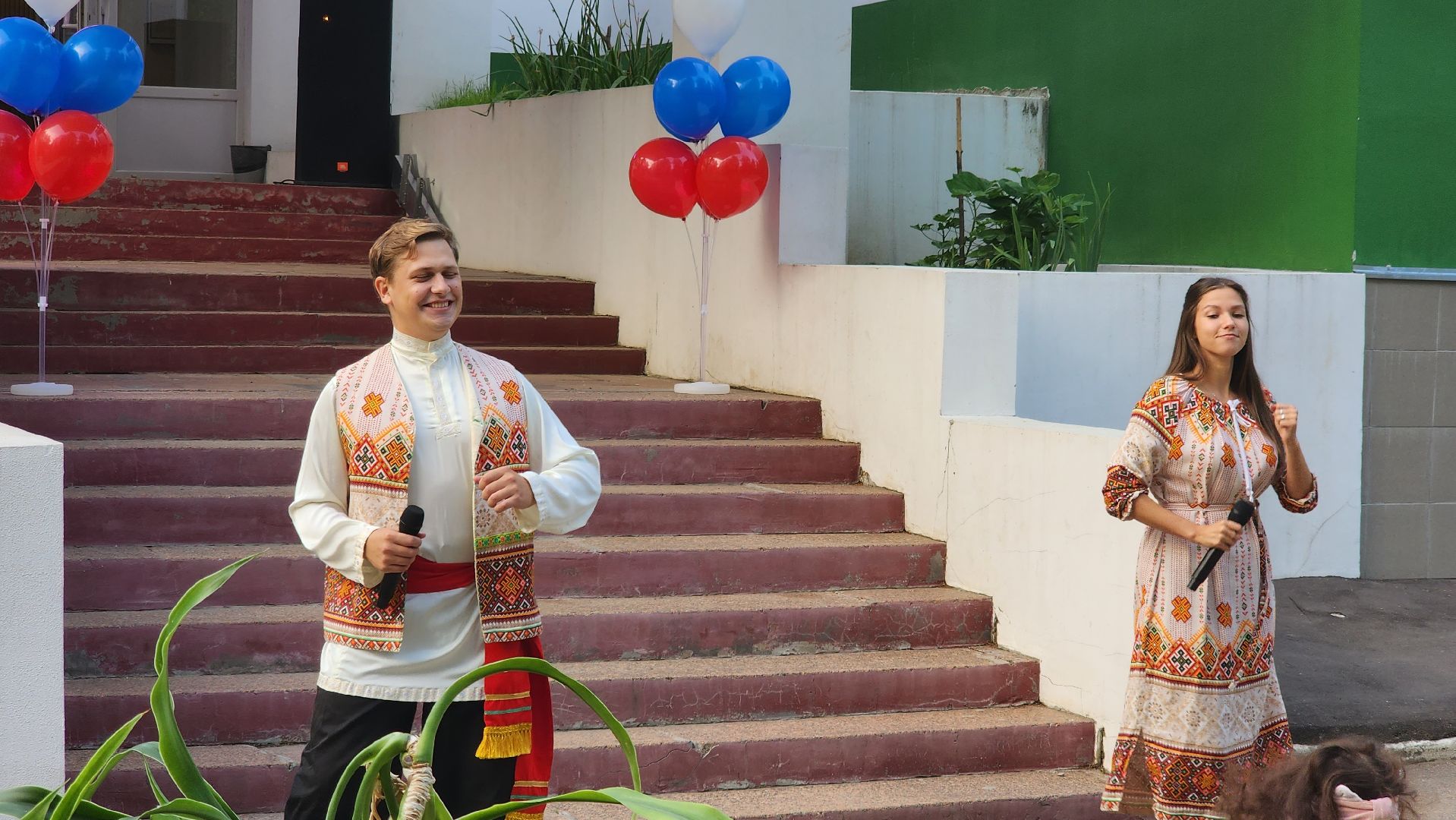 Долгопрудный, День флага, артисты, спилс-карта, триколор