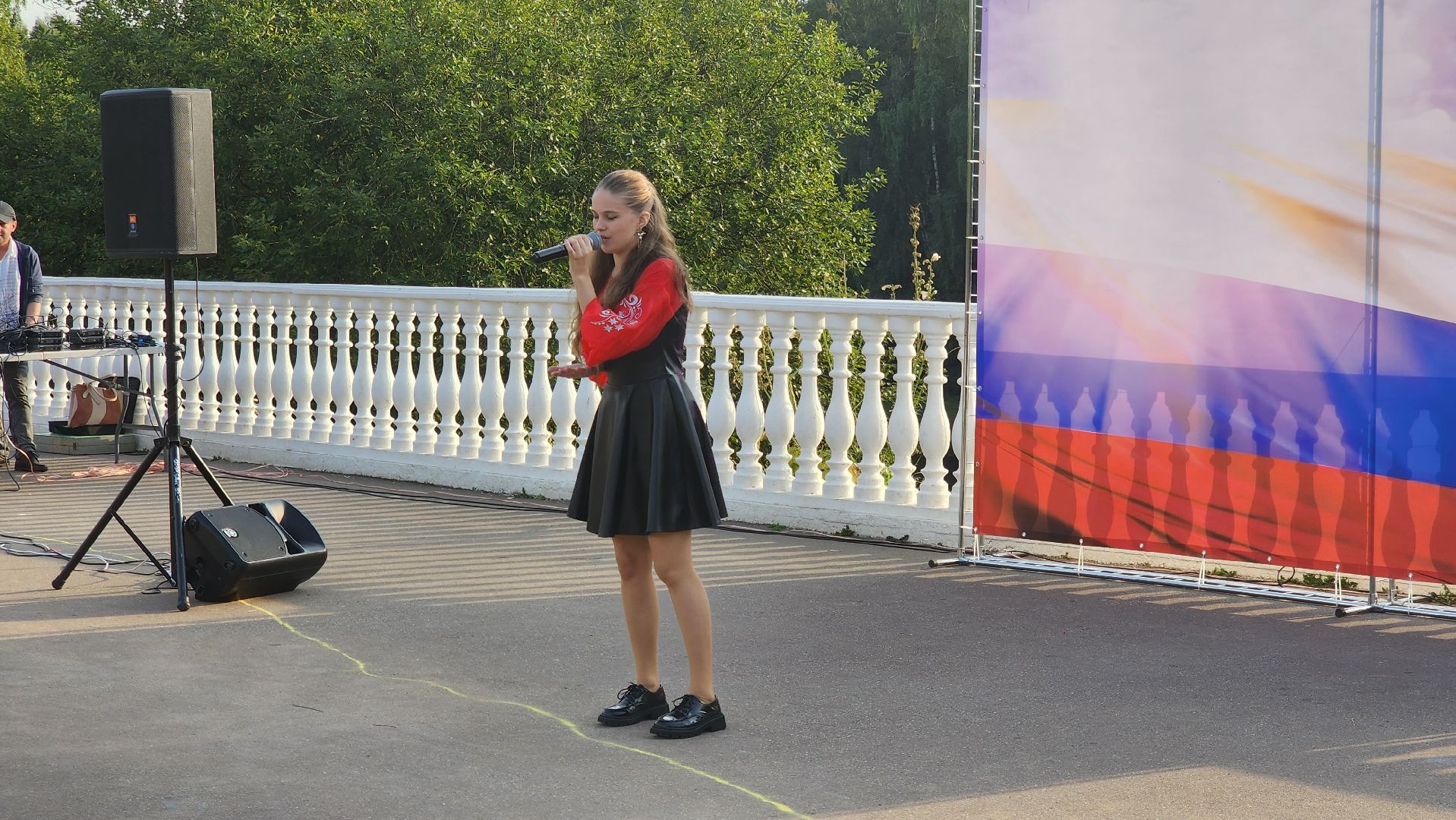 Долгопрудный, День флага, артисты, спилс-карта, триколор