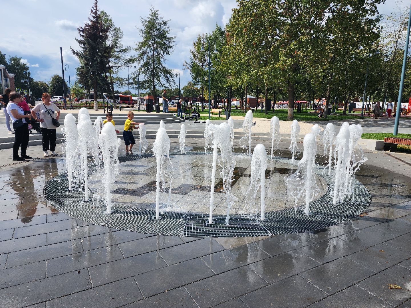 Бронницы, благоустройство, площадь имени Тимофеева открыли после масштабной реконструкции