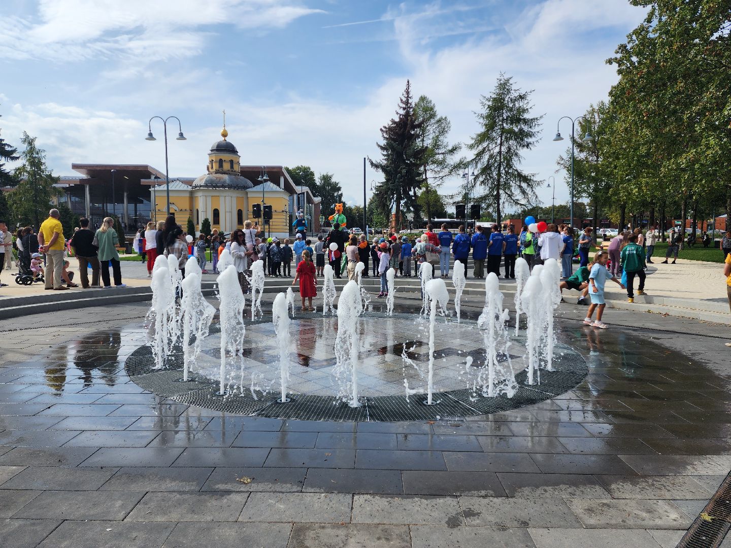 Бронницы, благоустройство, площадь имени Тимофеева открыли после масштабной реконструкции