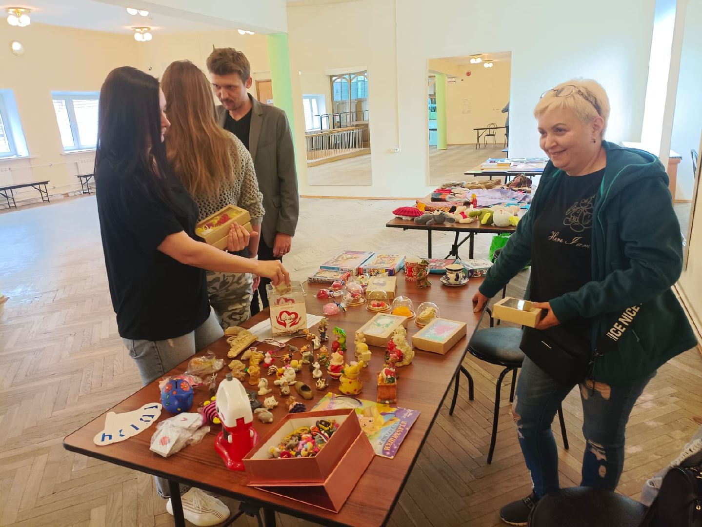 благотворительная ярмарка, Дети вместо цветов, сбор средств, дети-инвалиды, Дзержинский