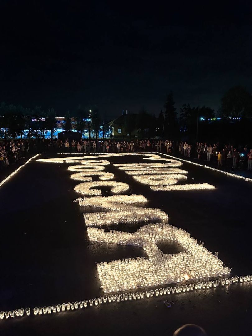Муза Подмосковья, огненное панно, День флага России