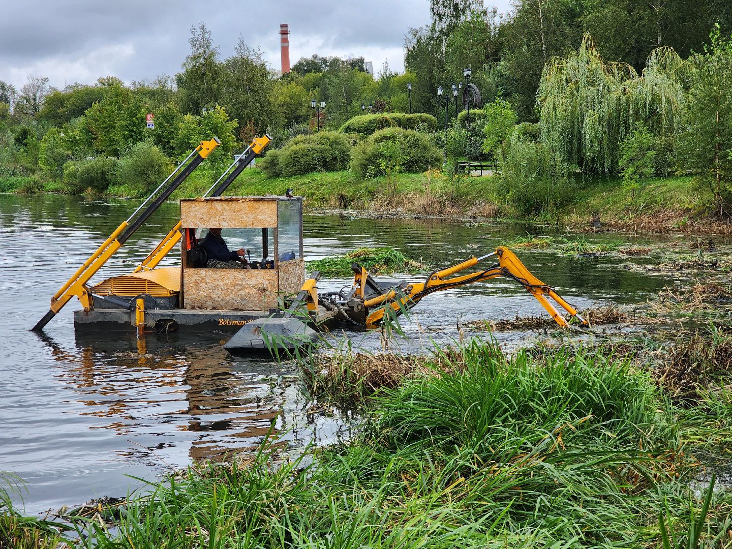Мытищи, машина-амфибия, очистка Яузы