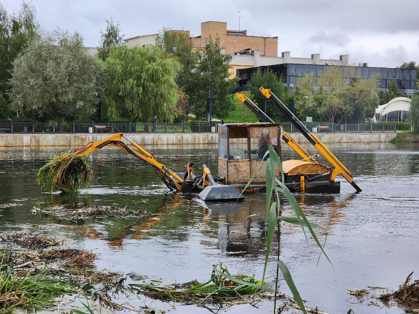 Мытищи, машина-амфибия, очистка Яузы