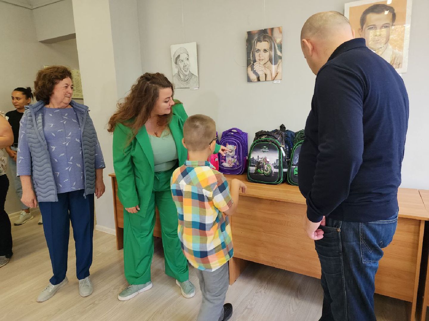 дети, школьники, первоклассники, помощь семьям, Лосино-Петровский