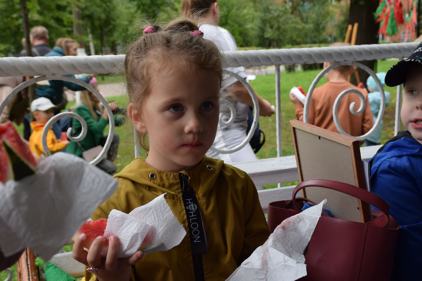 Павловский Посад, городской округ Павловский Посад, люди, арбузы, дети, пикник, лето, парк