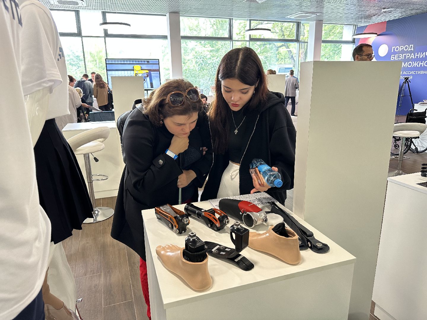 Выставка, модули, стопы, награждение