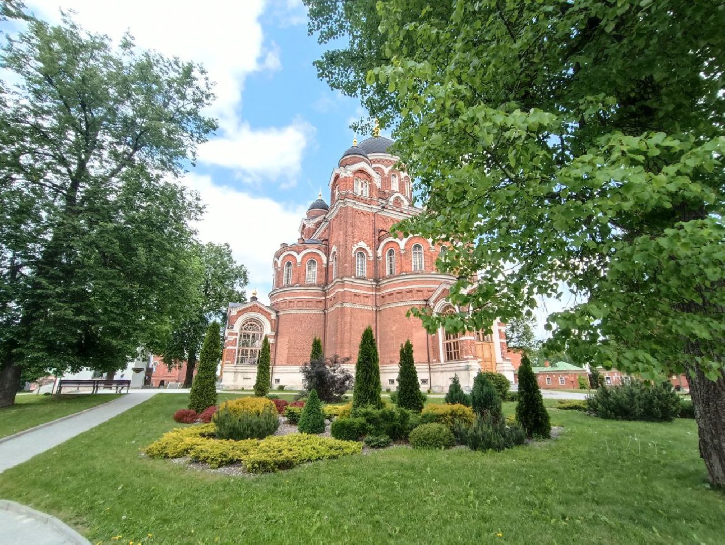 Можайск, Можайский городской округ, Подмосковье, религия, вера, монастырь, обитель, монашество, жизнь, православная церковь, традиции, традиции монашества