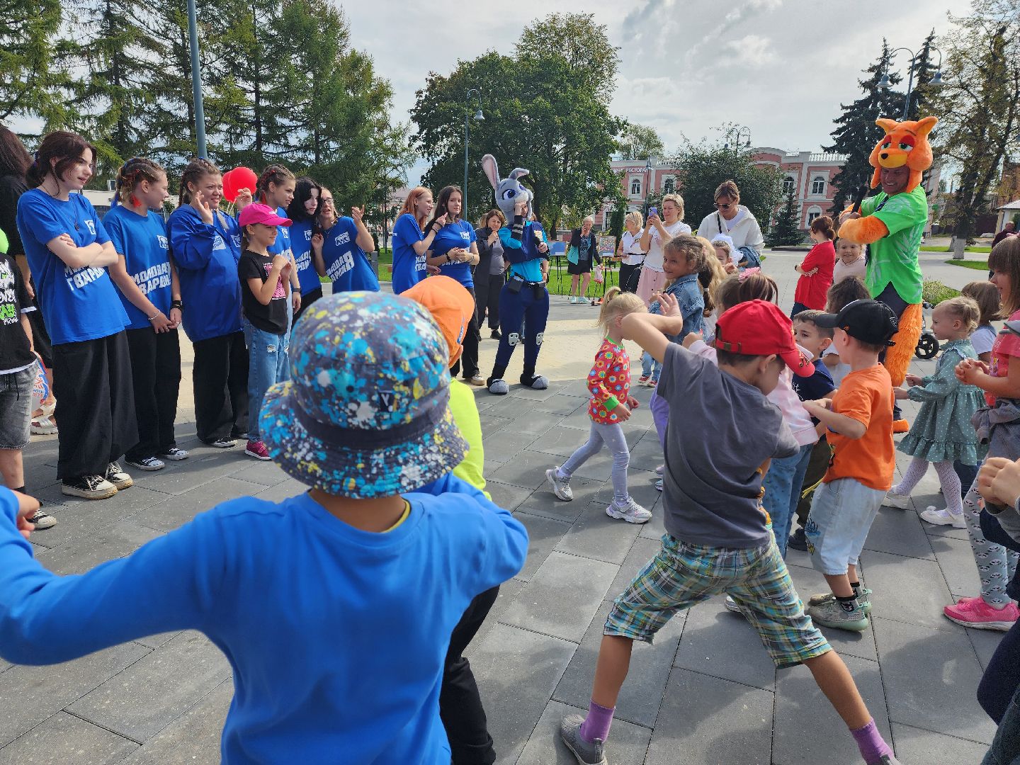 Бронницы, общество, День Российского флага, праздничная программа для детей