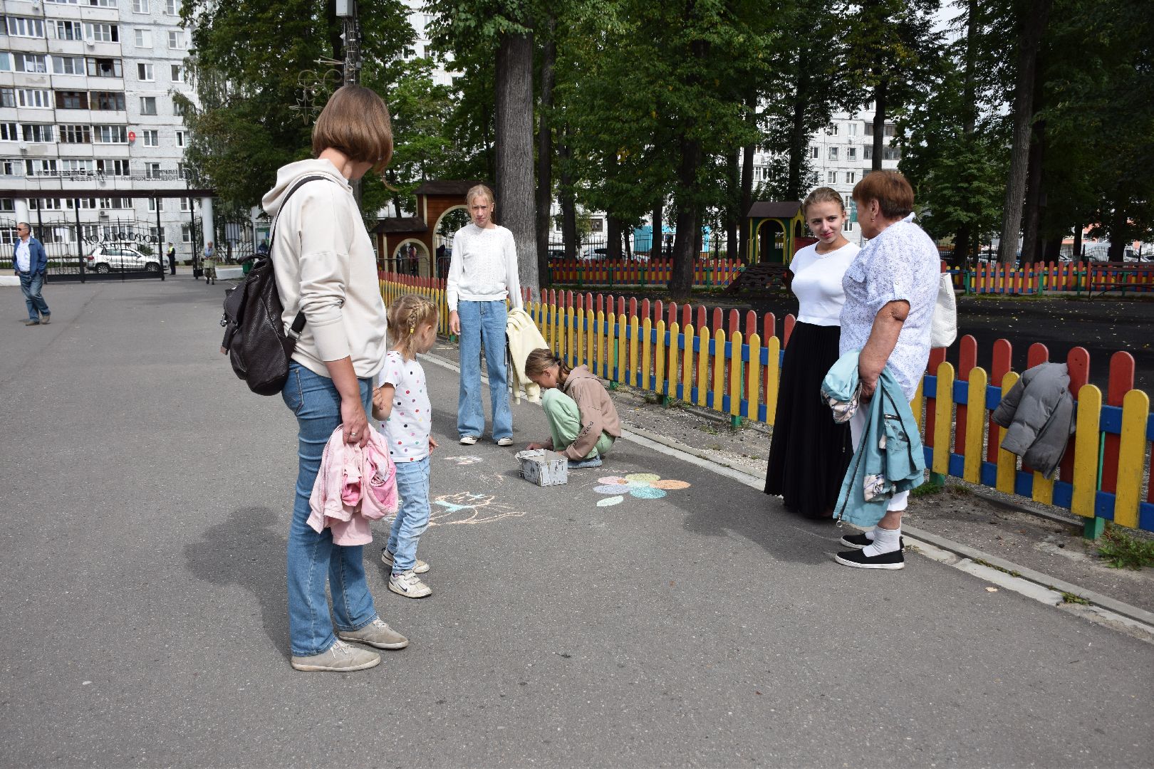 Павловский Посад, городской округ Павловский Посад, люди, парк, лето, дети, рисунки