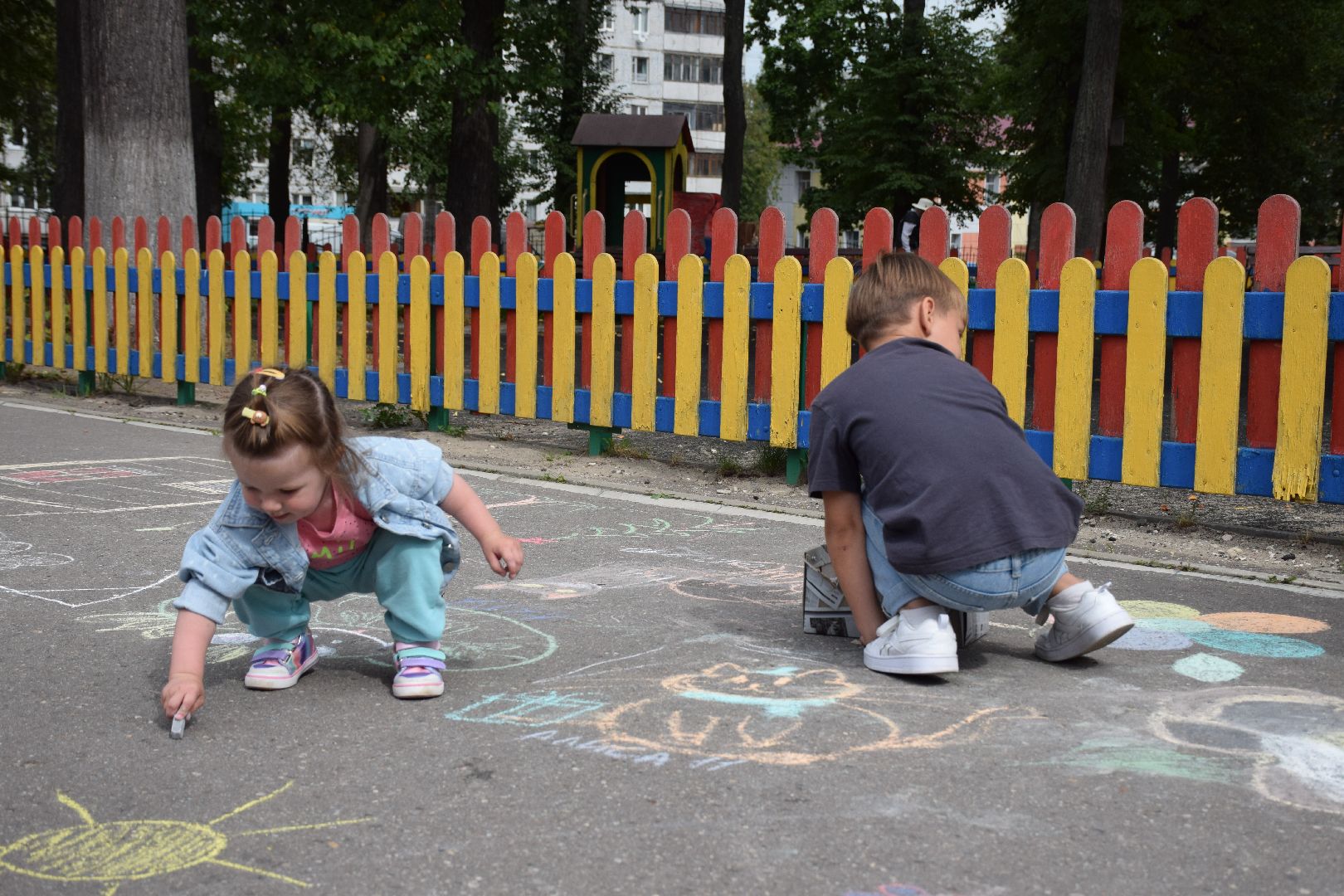 Павловский Посад, городской округ Павловский Посад, люди, парк, лето, дети, рисунки