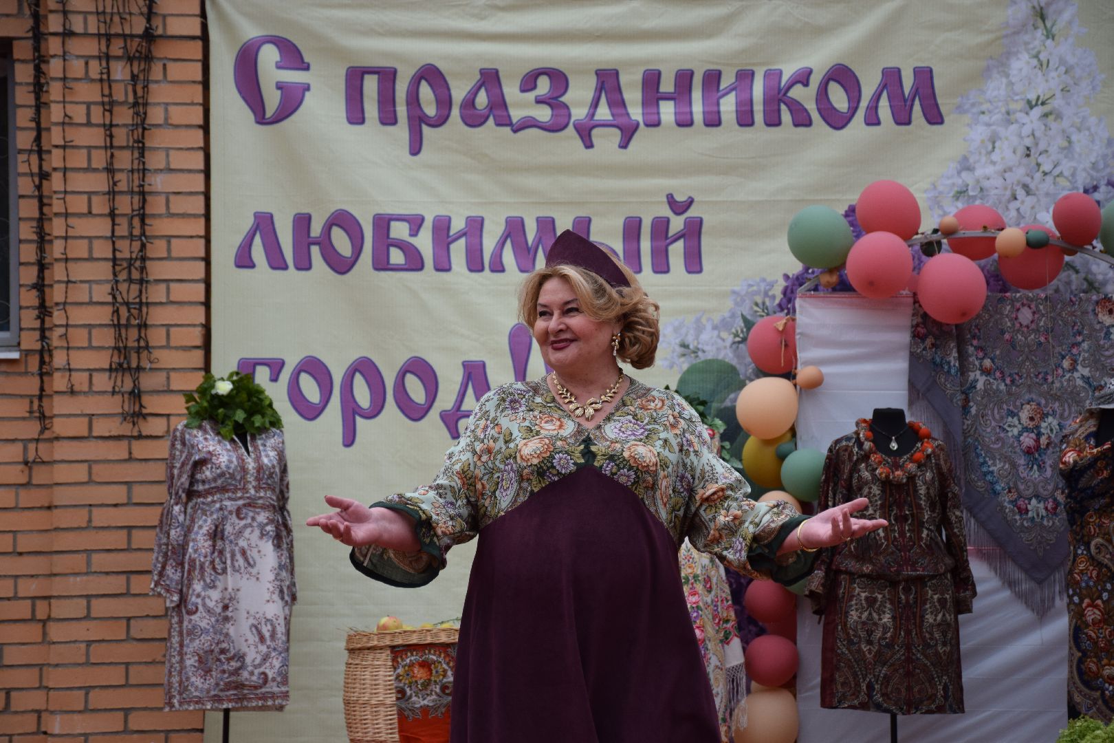 Павловский Посад, городской округ Павловский Посад, люди, город, парк, платки, наряды, активное долголетие