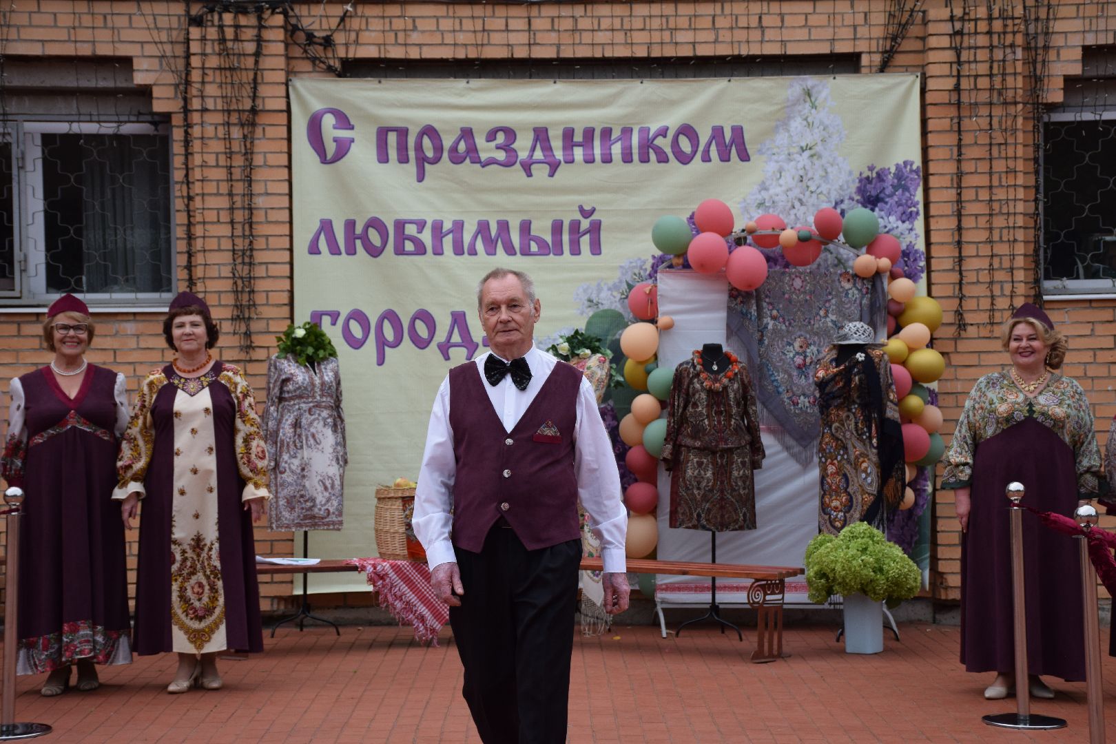 Павловский Посад, городской округ Павловский Посад, люди, город, парк, платки, наряды, активное долголетие