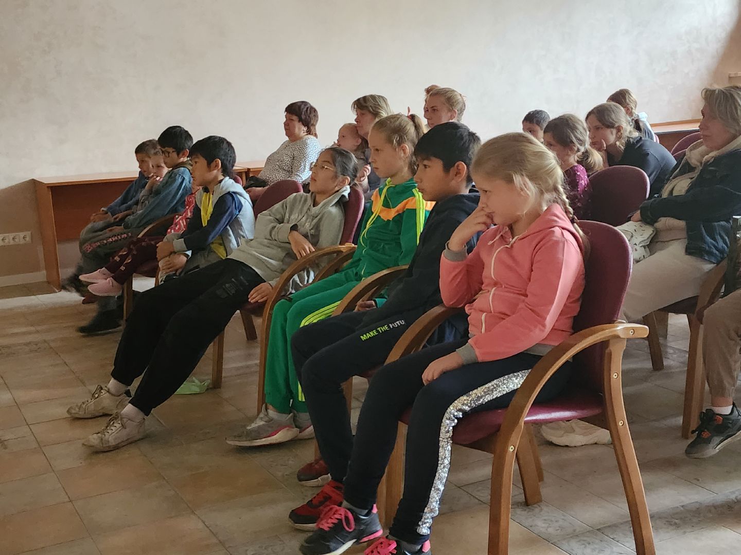 кинопоказ; библиотека; видное; чебурашка; вызов; праведник