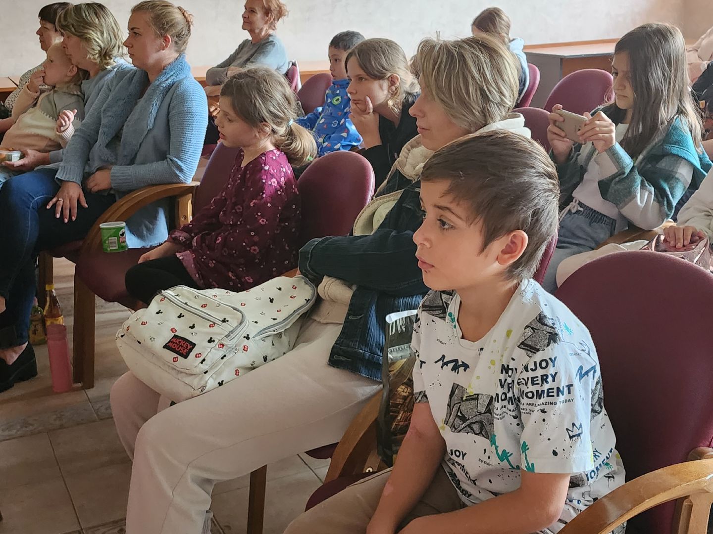 кинопоказ; библиотека; видное; чебурашка; вызов; праведник