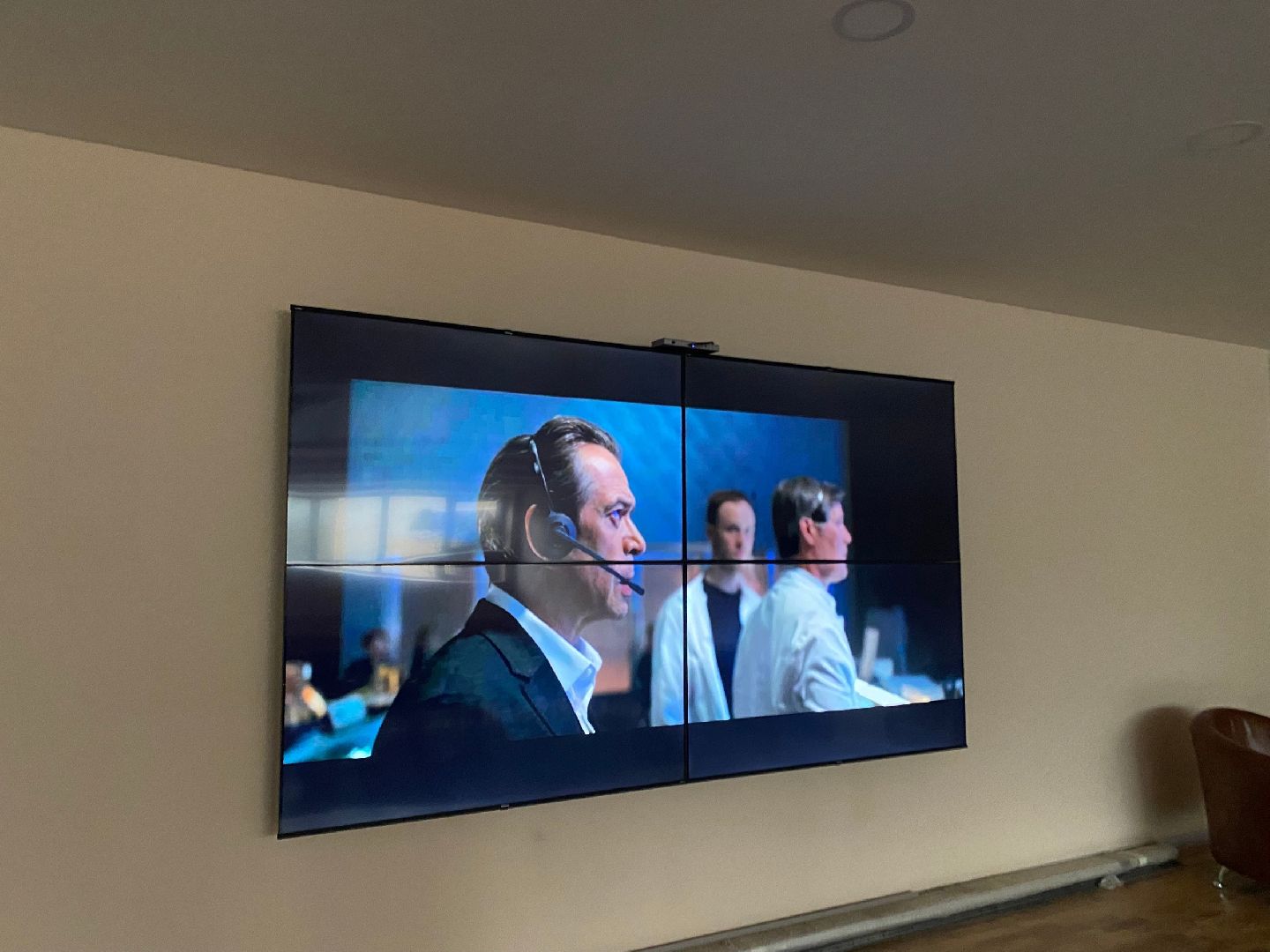 кинопоказ; библиотека; видное; чебурашка; вызов; праведник