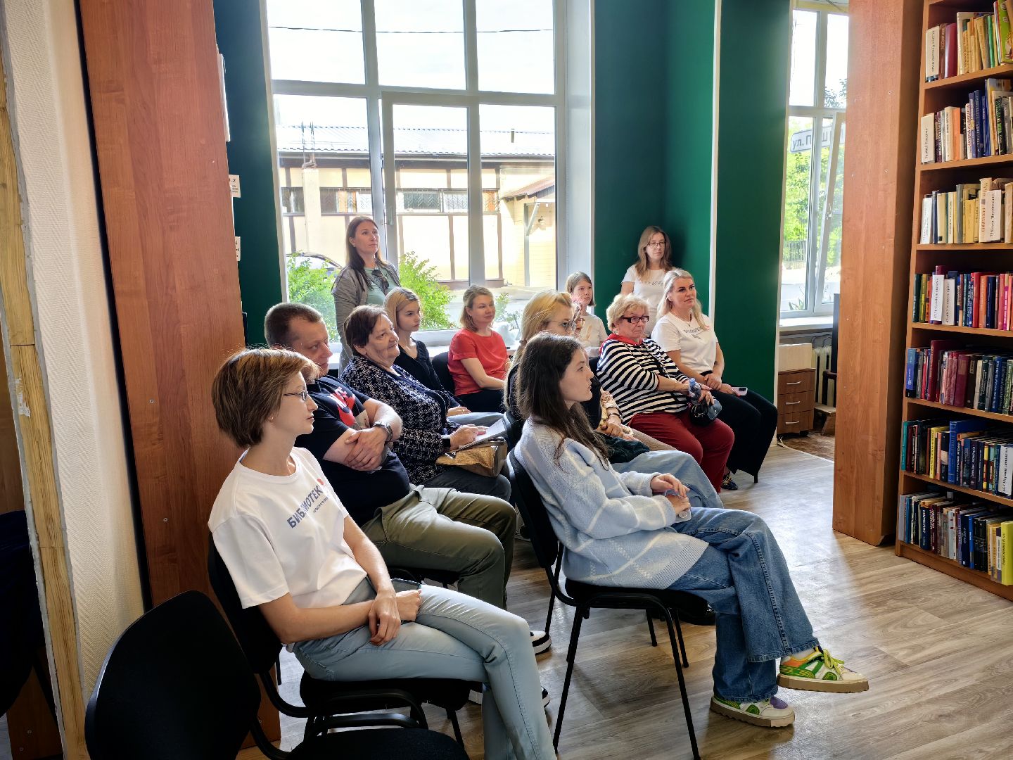 Драматург, сценарист, киноиндустрия, встреча, библиотека, курсы