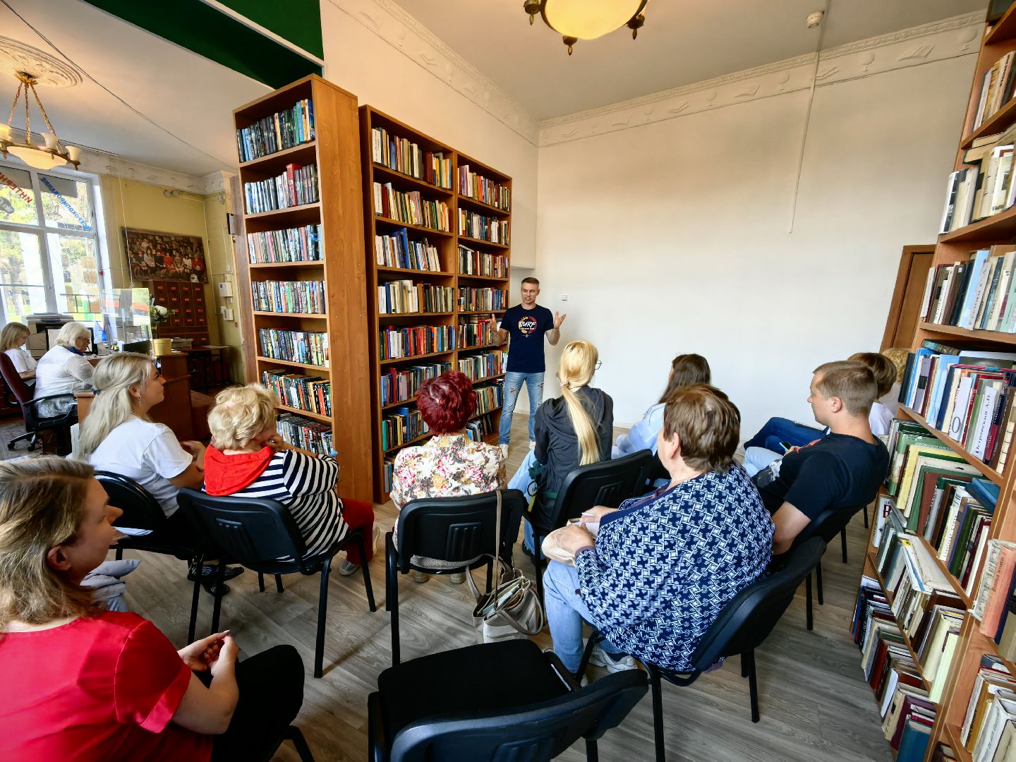 Драматург, сценарист, киноиндустрия, встреча, библиотека, курсы