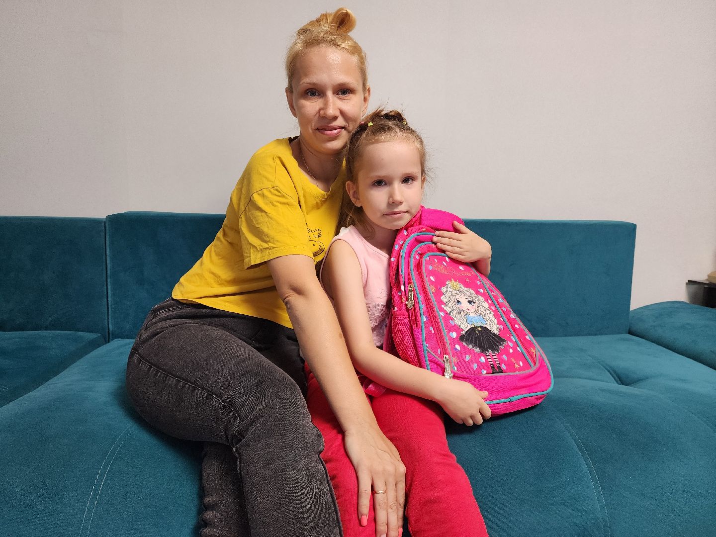 Раменское, образование, подарки многодетным семьям к 1 сентября, первокласснице подарили портфель мечты