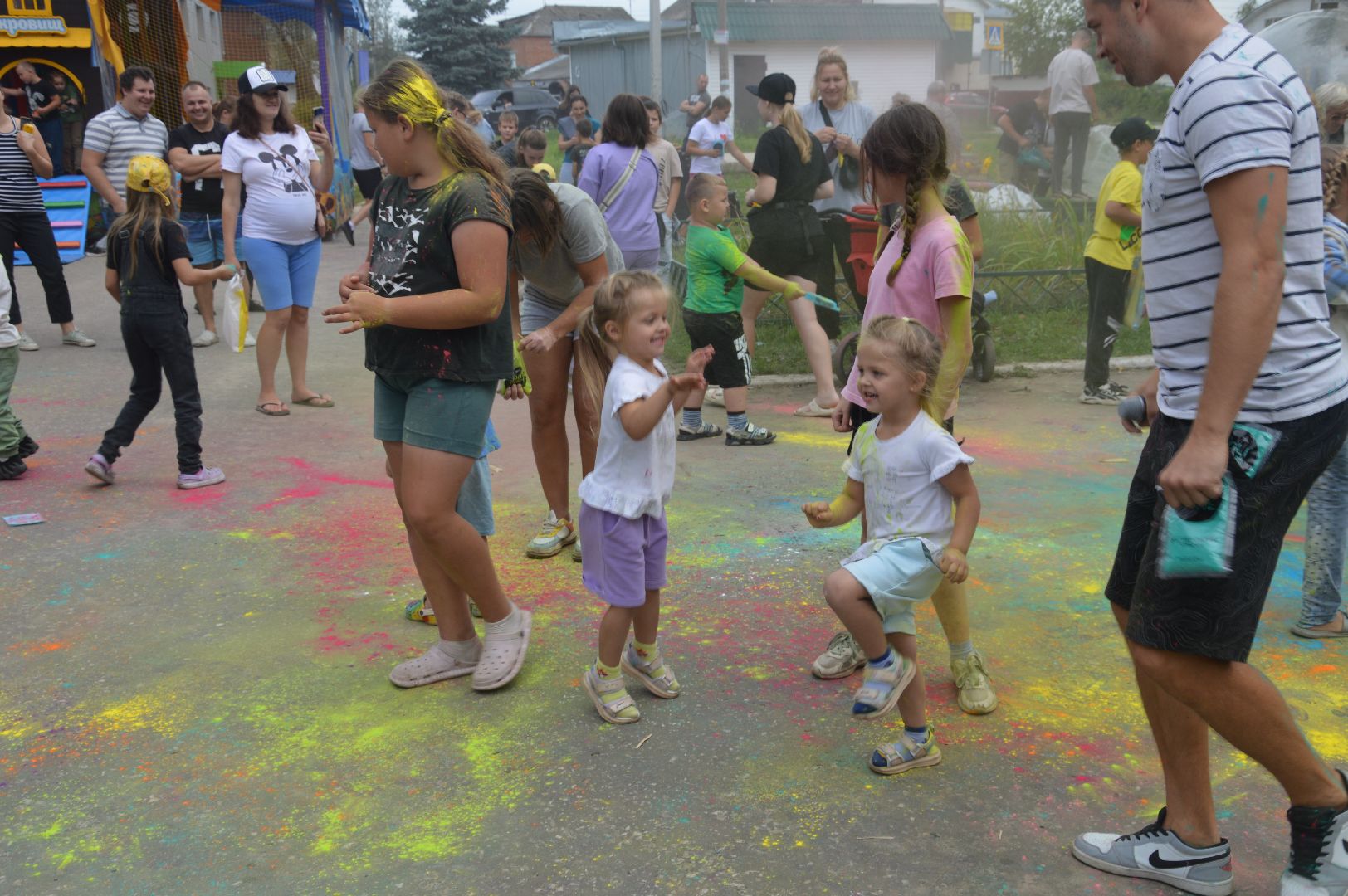 краски холи, праздник, веселье, день совхоза Мир, мир