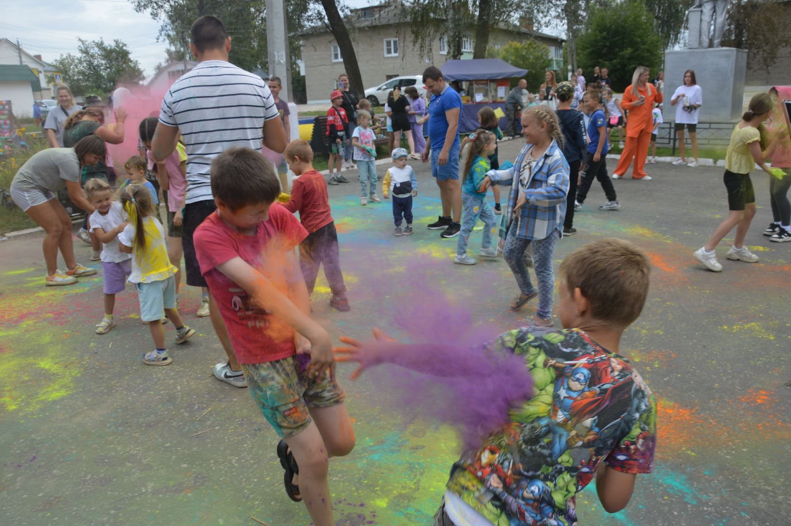 краски холи, праздник, веселье, день совхоза Мир, мир