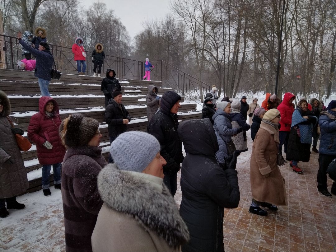 8 марта, международный женский день, Белый Орёл, Дмитрий Быков, Леонид Лютвинский
