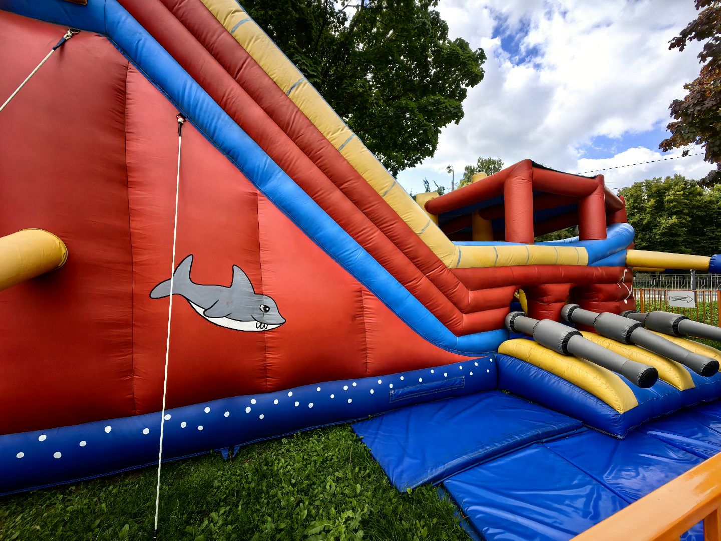 Парк, аттракционы, дети, батутзвездный городок,