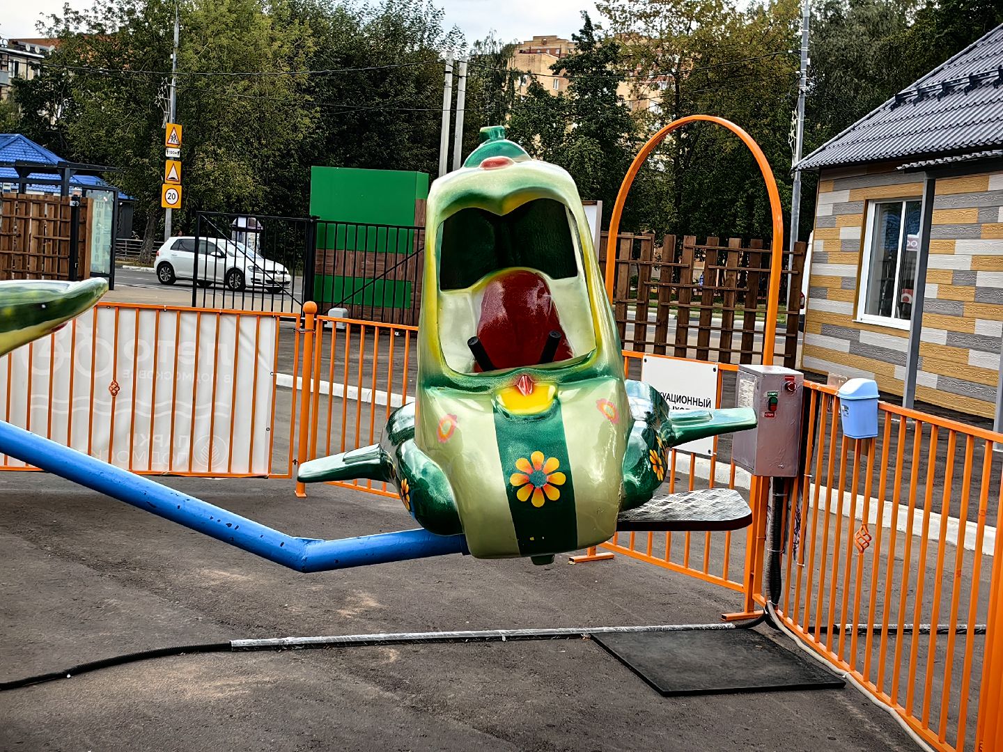 Парк, аттракционы, дети, батутзвездный городок,