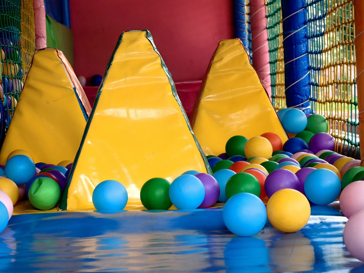 Парк, аттракционы, дети, батутзвездный городок,