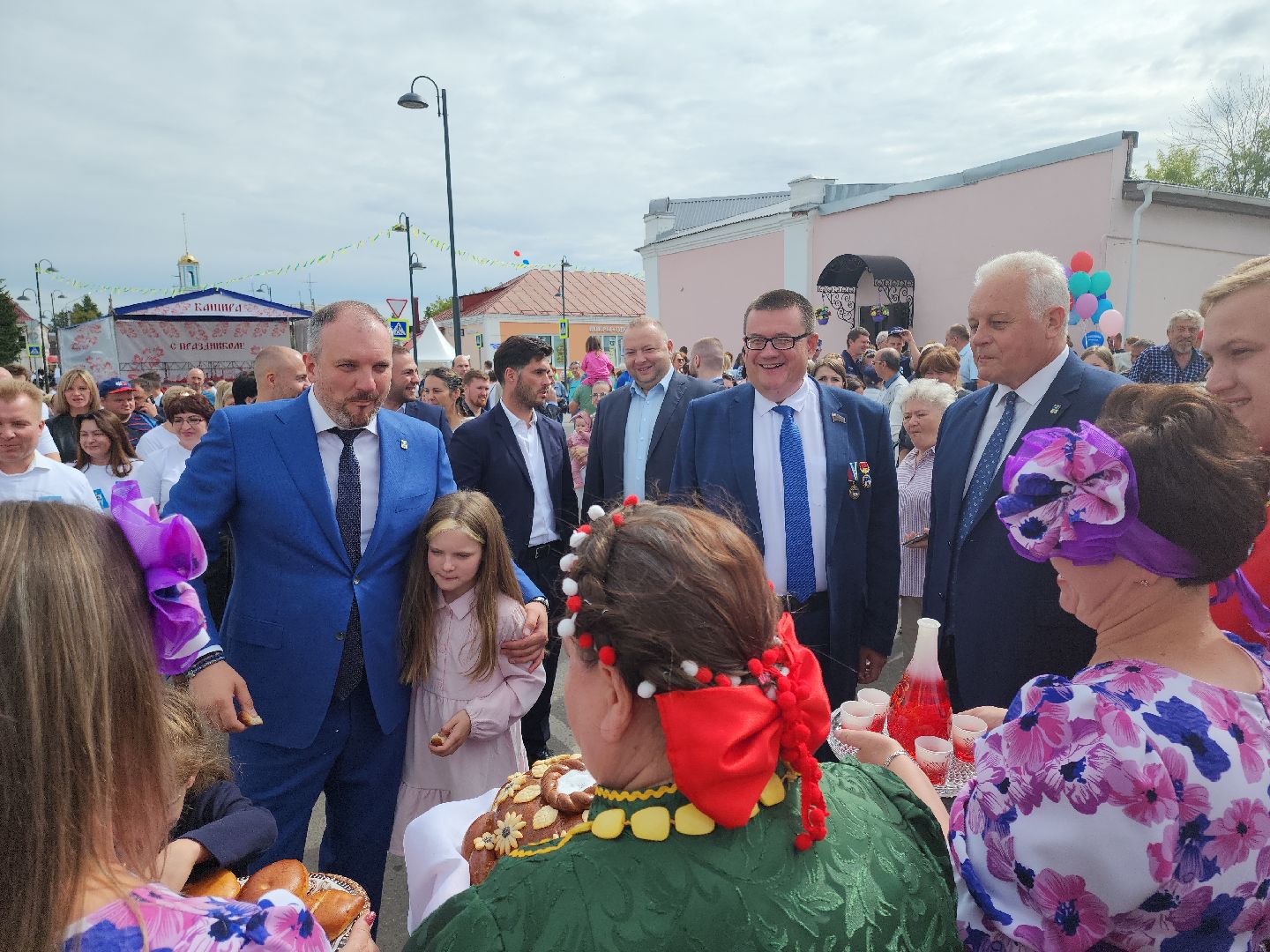 Кашира, день города, ярмарка, Черкизово, Седек, Санрайз, Тепофол, Деревянная сова