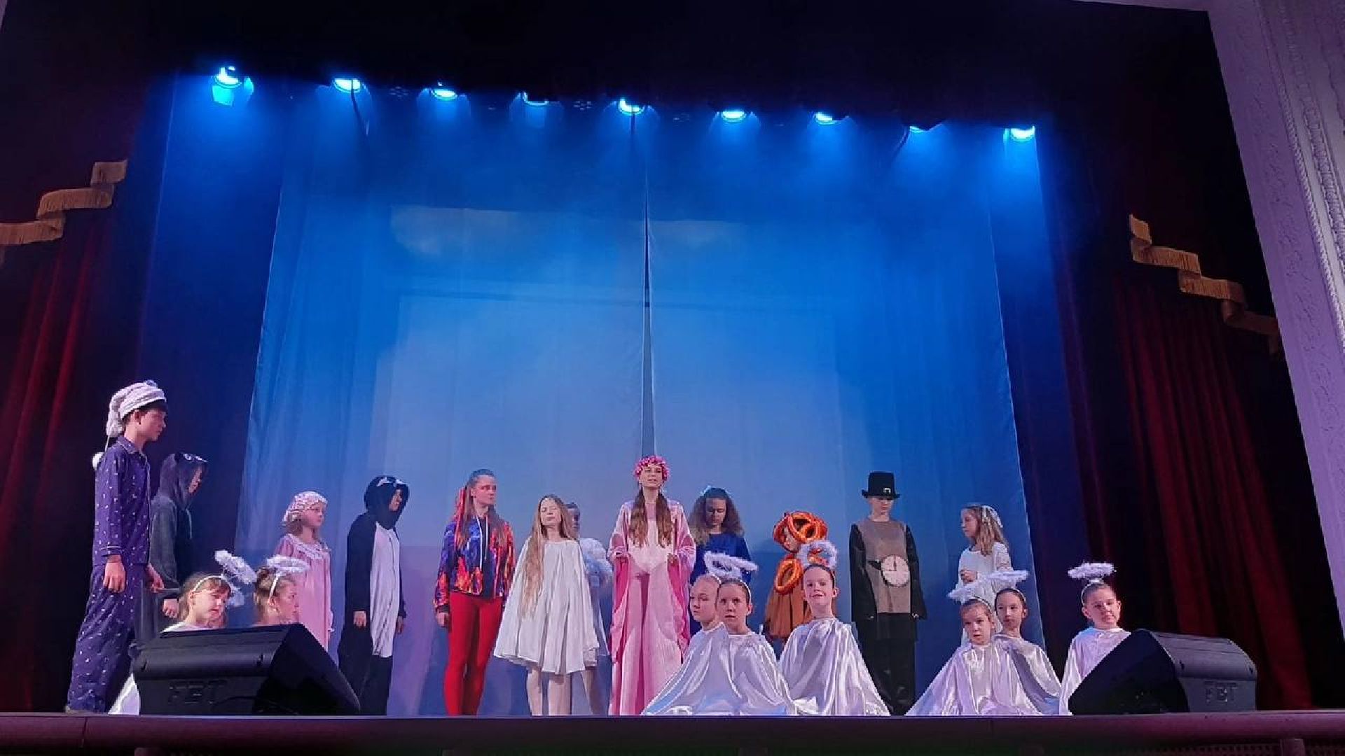 народный театра; т-вид; видное; дворец культуры; актёры