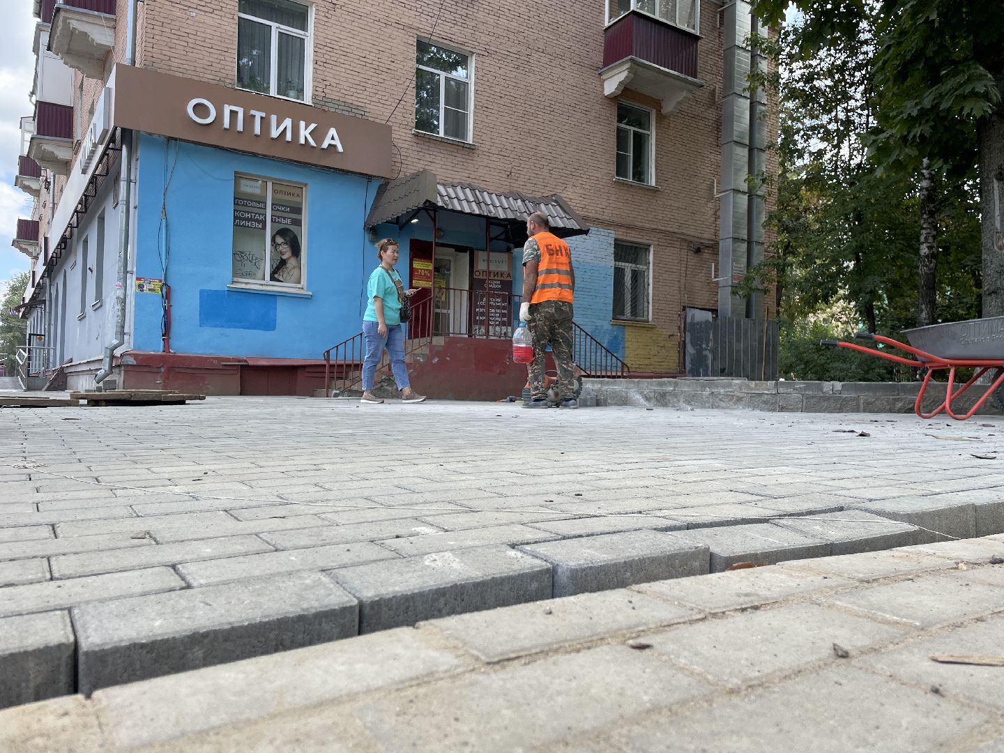 Проспект, реконструкция, стройка, тротуар