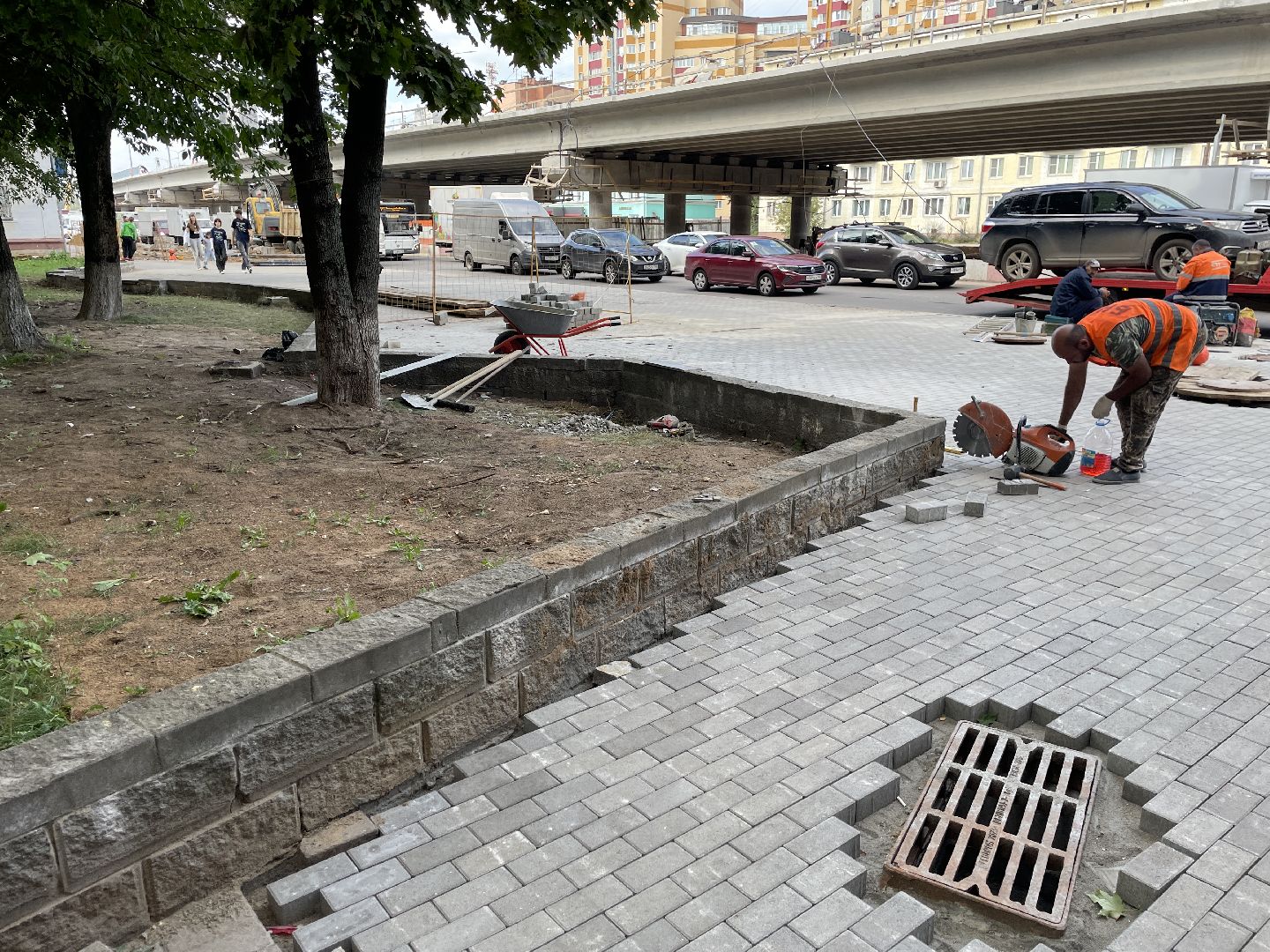 Проспект, реконструкция, стройка, тротуар