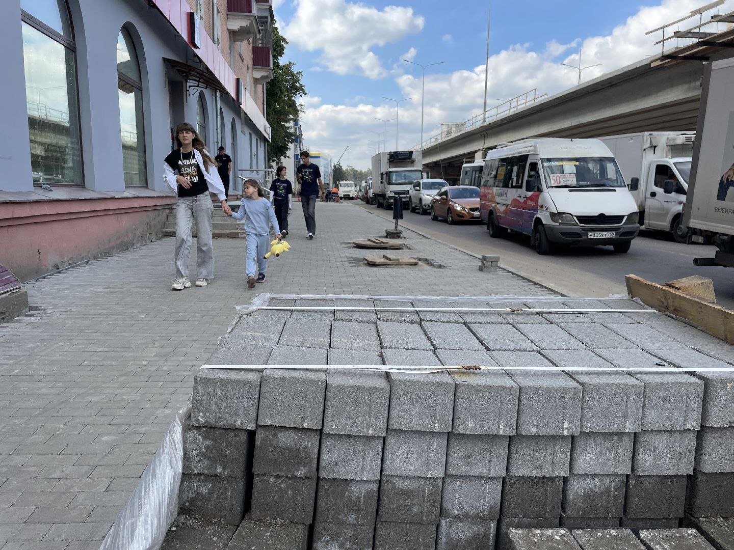 Проспект, реконструкция, стройка, тротуар