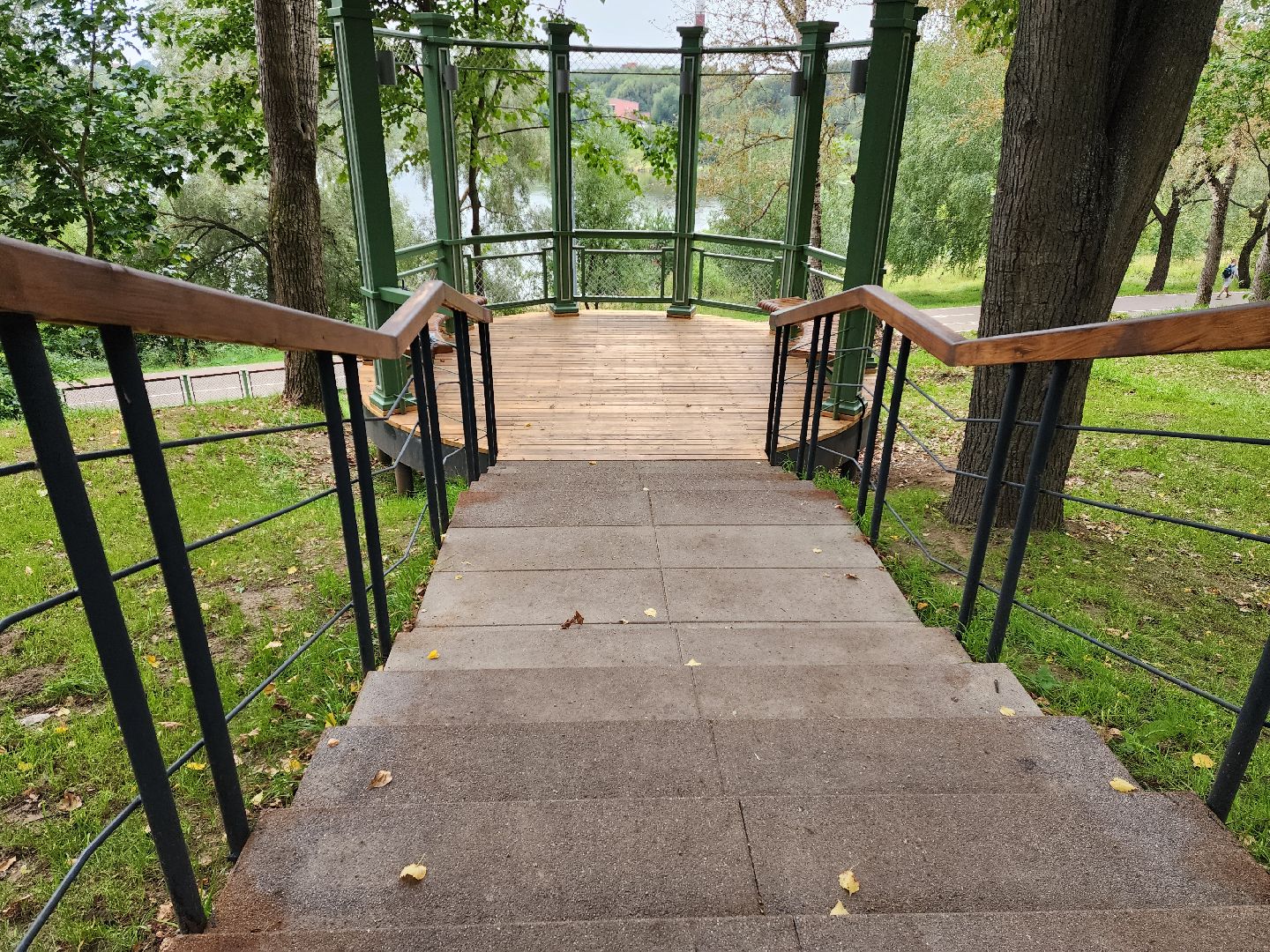 Раменское, благоустройство, Раменский городской парк, смотровая площадка с видом на озеро