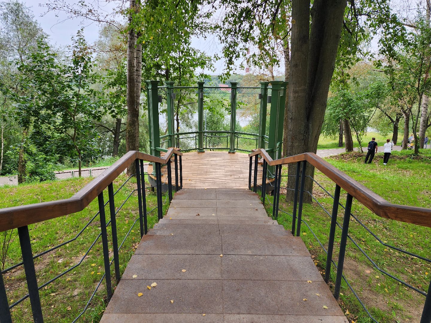 Раменское, благоустройство, Раменский городской парк, смотровая площадка с видом на озеро