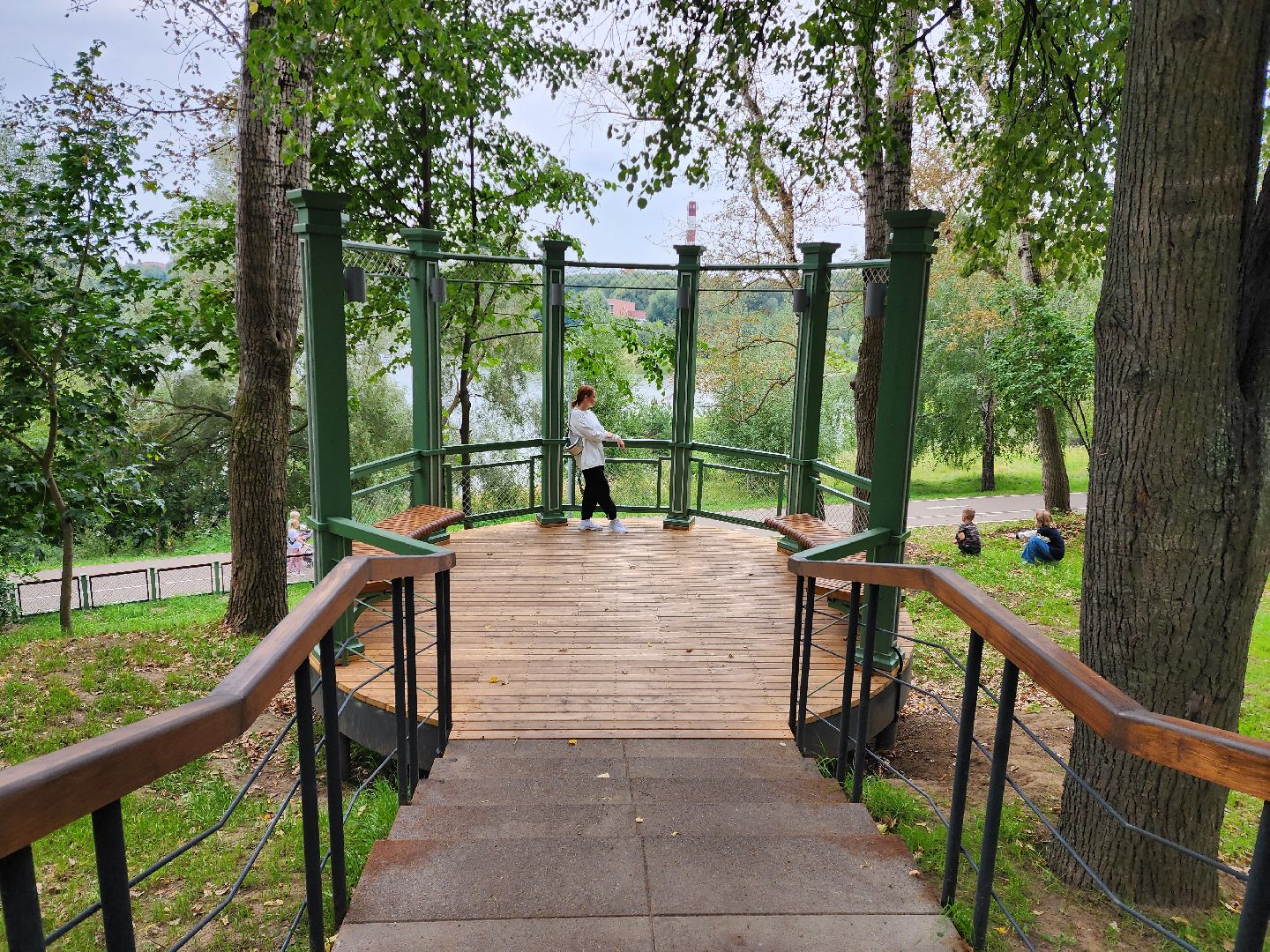 Раменское, благоустройство, Раменский городской парк, смотровая площадка с видом на озеро
