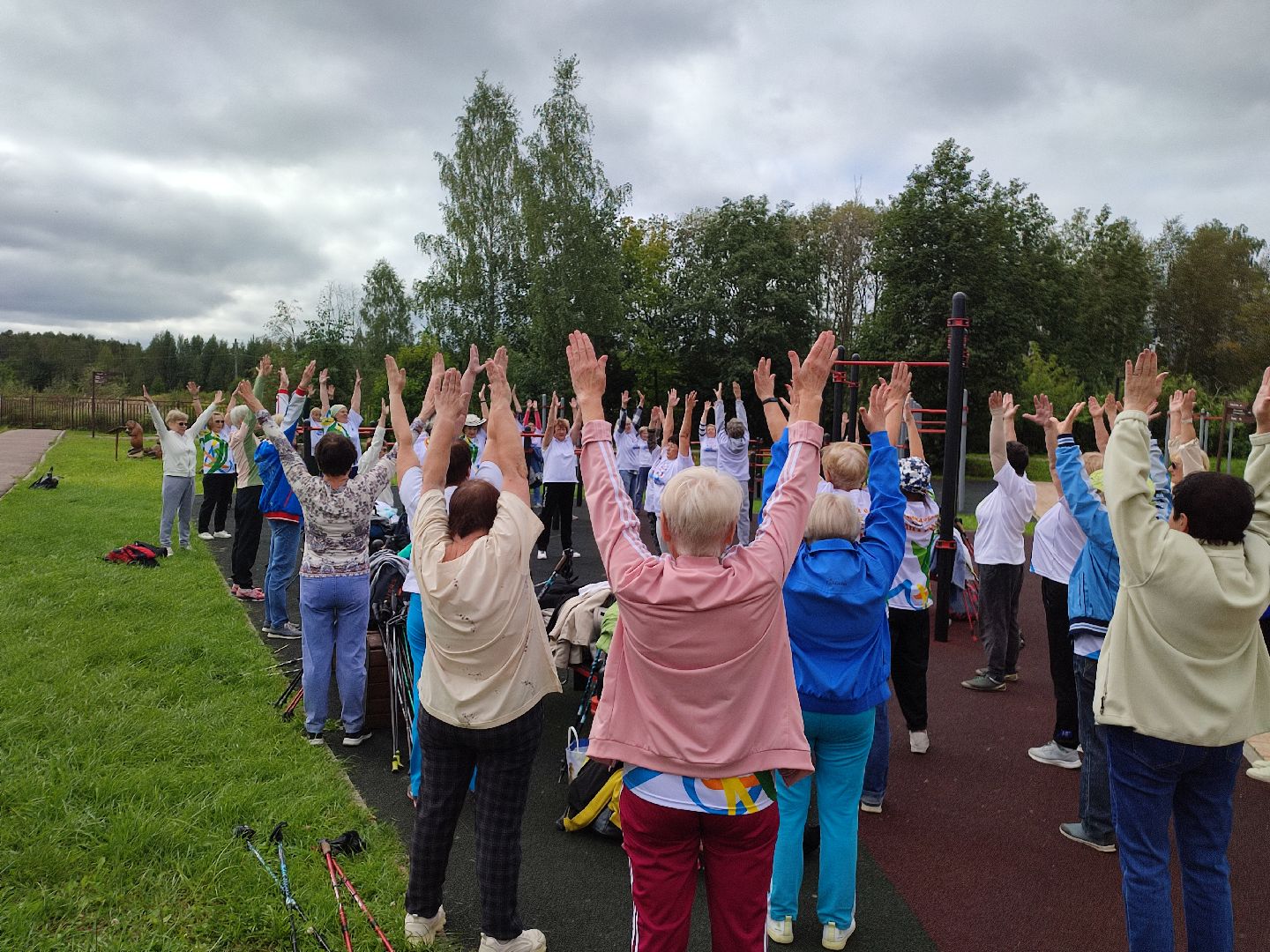 #йога, #активноедолголетие, #потягушки, #скандинавскаяходьба, #настольныйтеннис