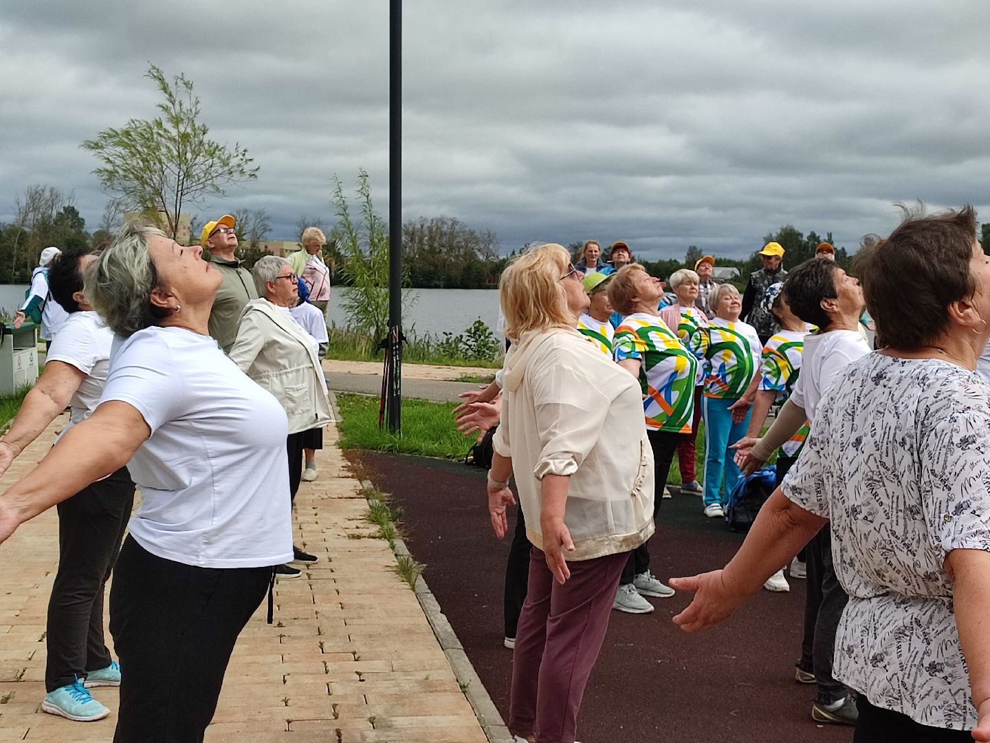 #йога, #активноедолголетие, #потягушки, #скандинавскаяходьба, #настольныйтеннис