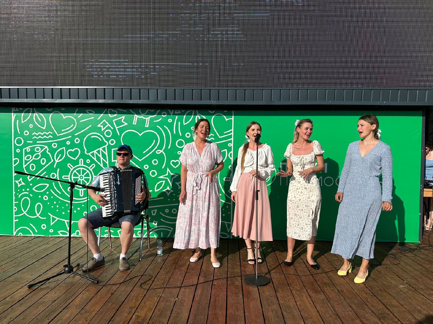 Ретро-песни в парке, коллаборация музыкальных коллективов, наро-фоминская областная больница,