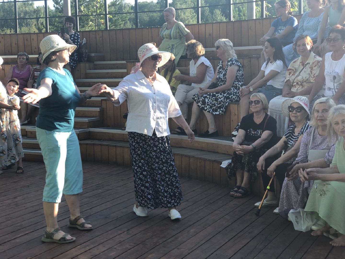 Ретро-песни в парке, коллаборация музыкальных коллективов, наро-фоминская областная больница,