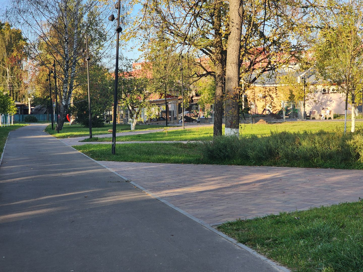 Павловский Посад, городской округ павловский Посад, люди, благоустройство, сквер, клумба, ремонт