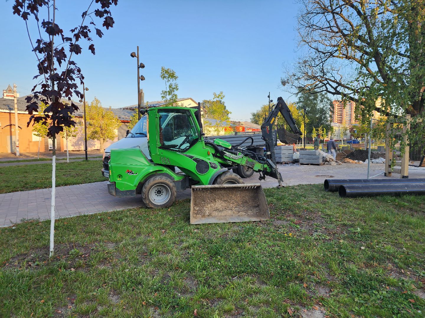 Павловский Посад, городской округ павловский Посад, люди, благоустройство, сквер, клумба, ремонт