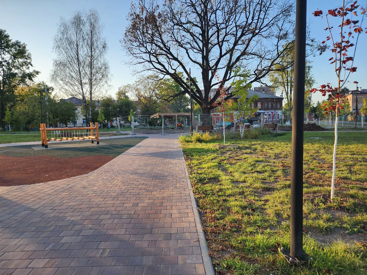 Павловский Посад, городской округ павловский Посад, люди, благоустройство, сквер, клумба, ремонт
