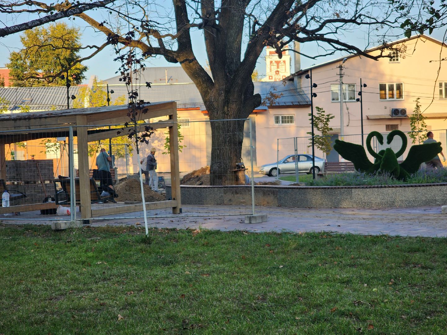 Павловский Посад, городской округ павловский Посад, люди, благоустройство, сквер, клумба, ремонт