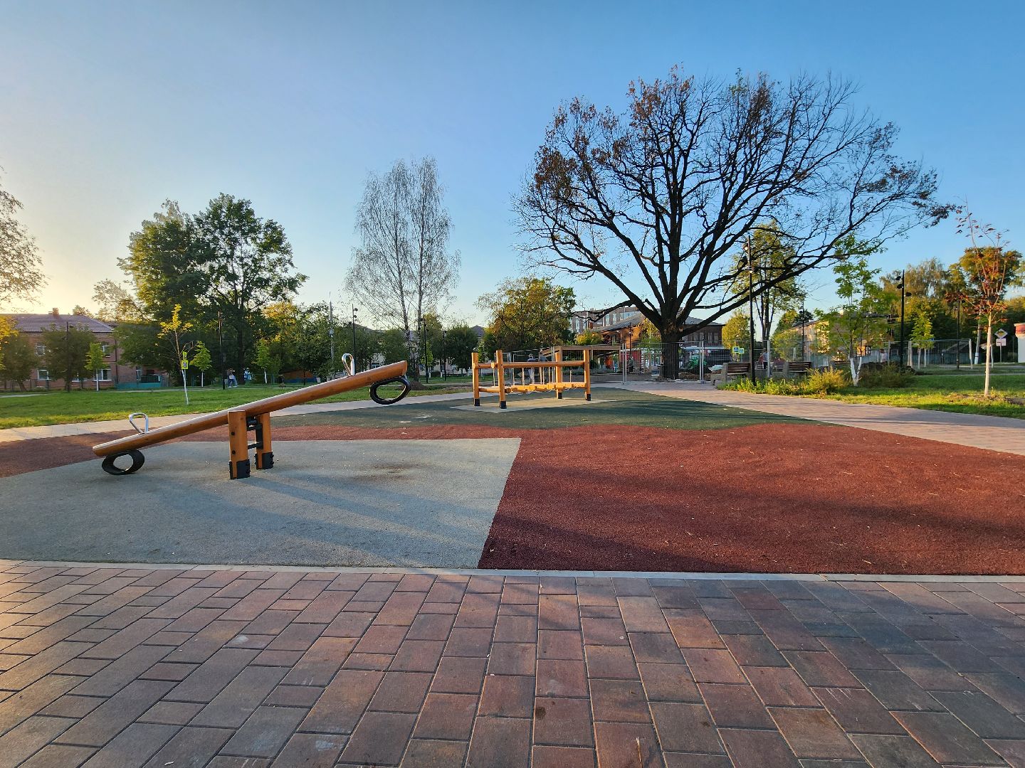 Павловский Посад, городской округ павловский Посад, люди, благоустройство, сквер, клумба, ремонт