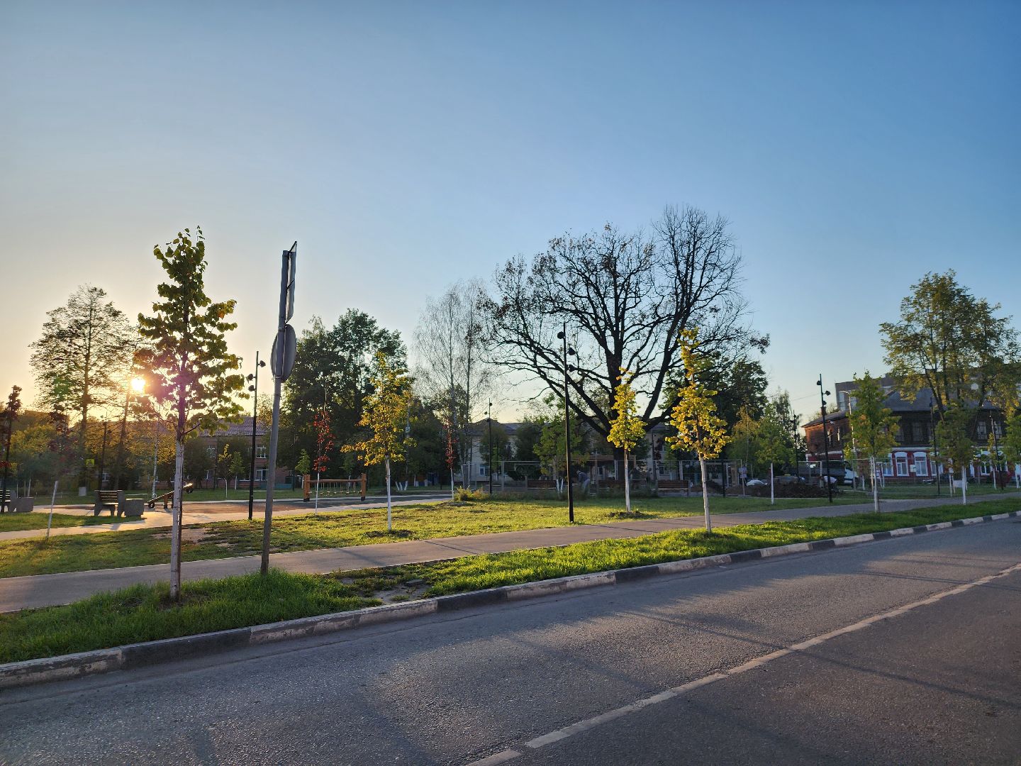 Павловский Посад, городской округ павловский Посад, люди, благоустройство, сквер, клумба, ремонт
