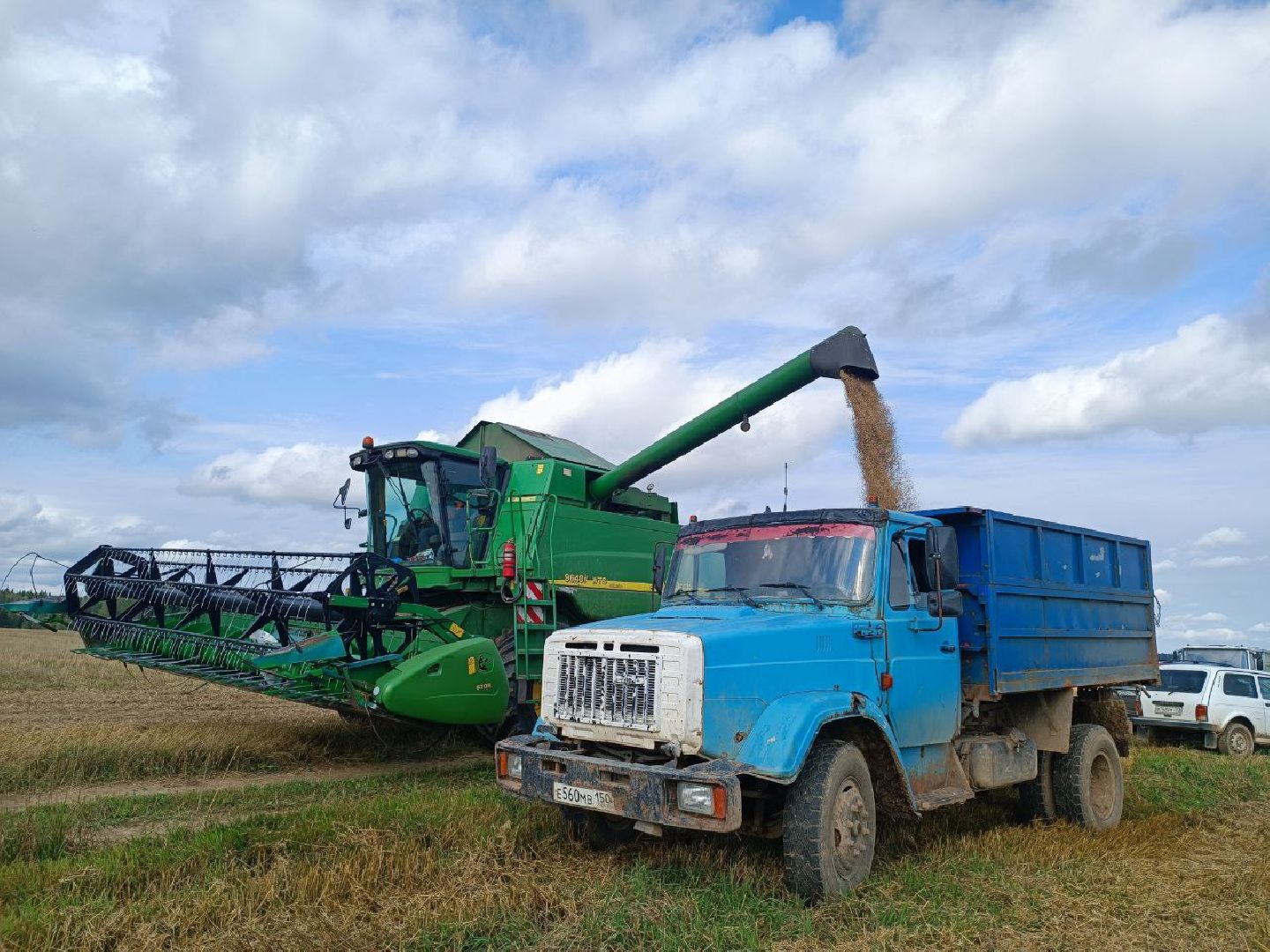 Можайск, Можайский городской округ, Подмосковье, сбор урожая, зерно, пшеница, овёс, рожь, аграрий, сельское хозяйство, агроном