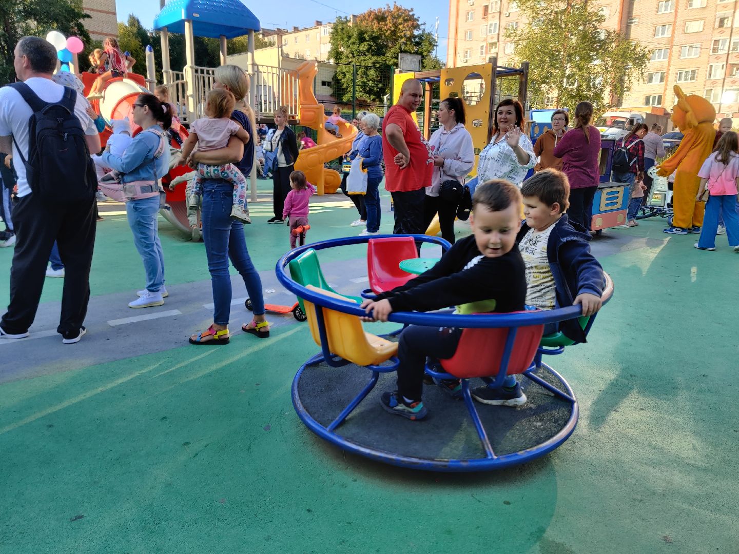 Красноармейск, Пушкинский, праздник двора, соседи